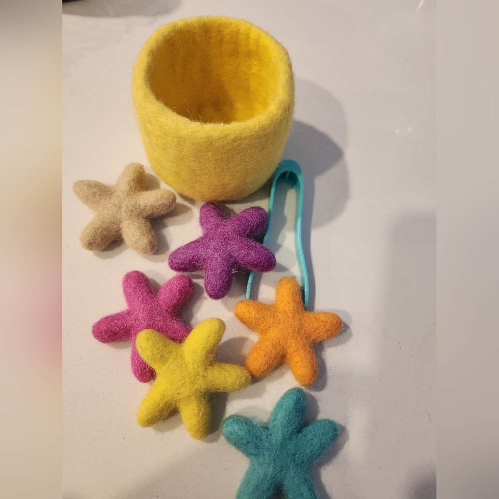 Lovevery felt stars with tongs